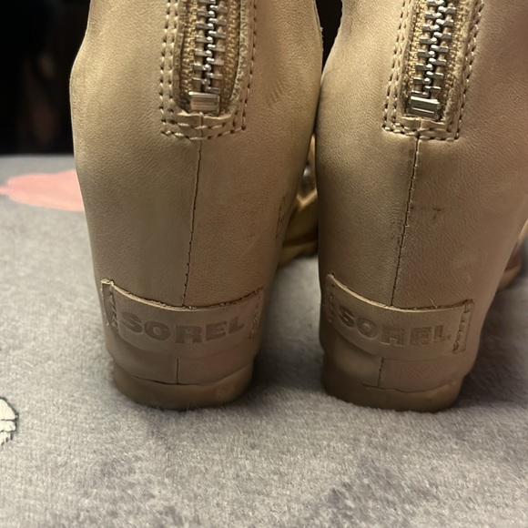 Women size 7 tan leather and canvas Sorel espadrilles Zip back and lace ups - Picture 4 of 8